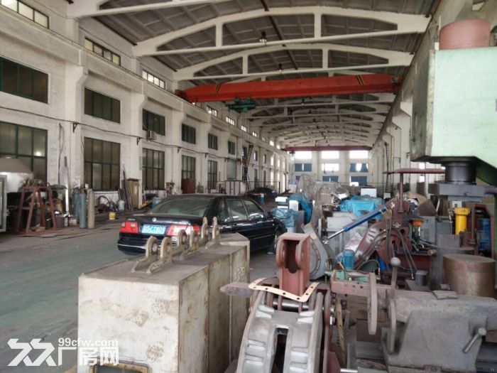 武进区前黄镇1100方标准机械厂房出租带10吨行车